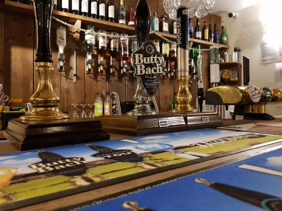 The Cock Hotel Bronllys Kültér fotó